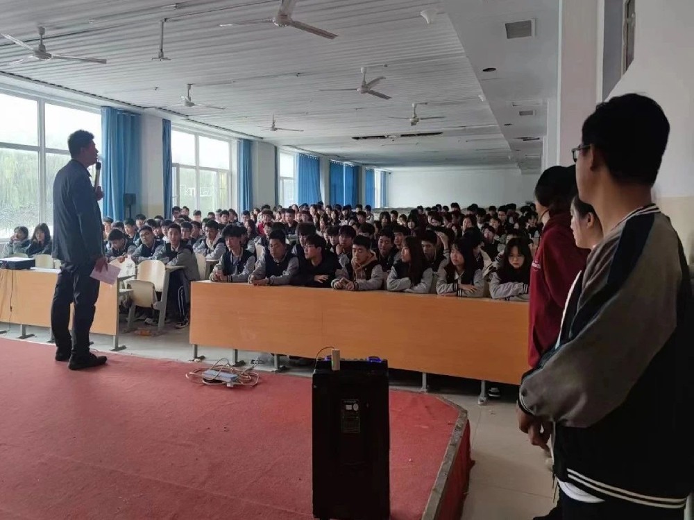 立德树人，做有德有才的学生